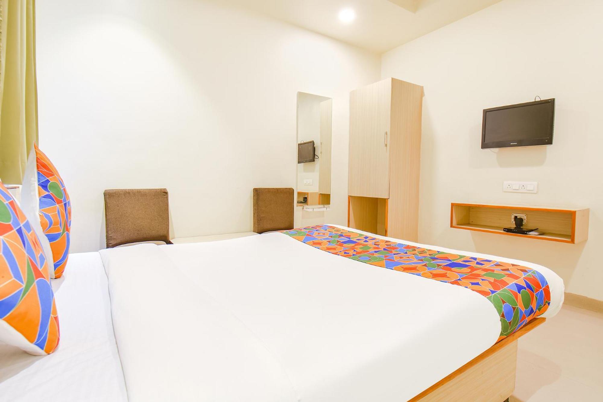 Fabhotel Ananta Sagar - Nr Pheonix Mall プネ エクステリア 写真