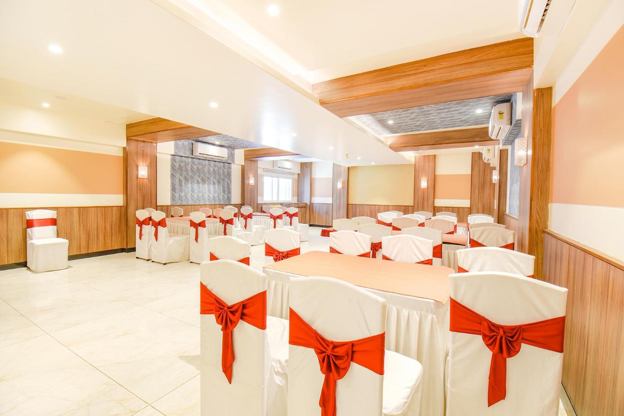 Fabhotel Ananta Sagar - Nr Pheonix Mall プネ エクステリア 写真